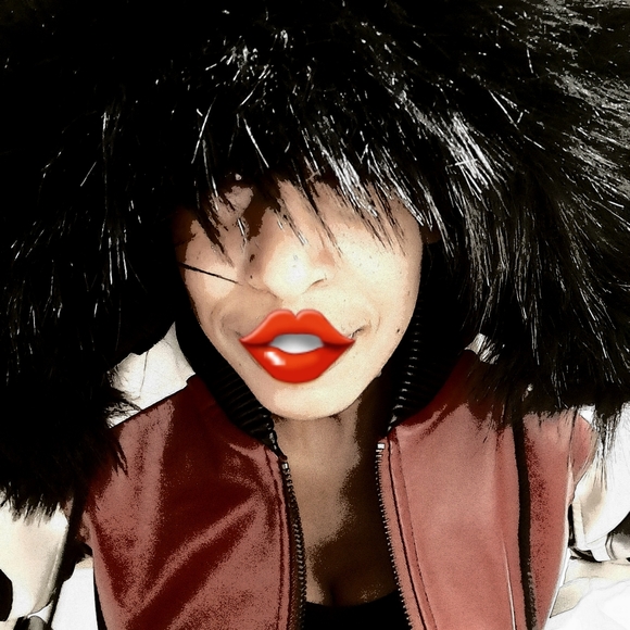 Meet your Posher, Demeko - Picture 1 of 1